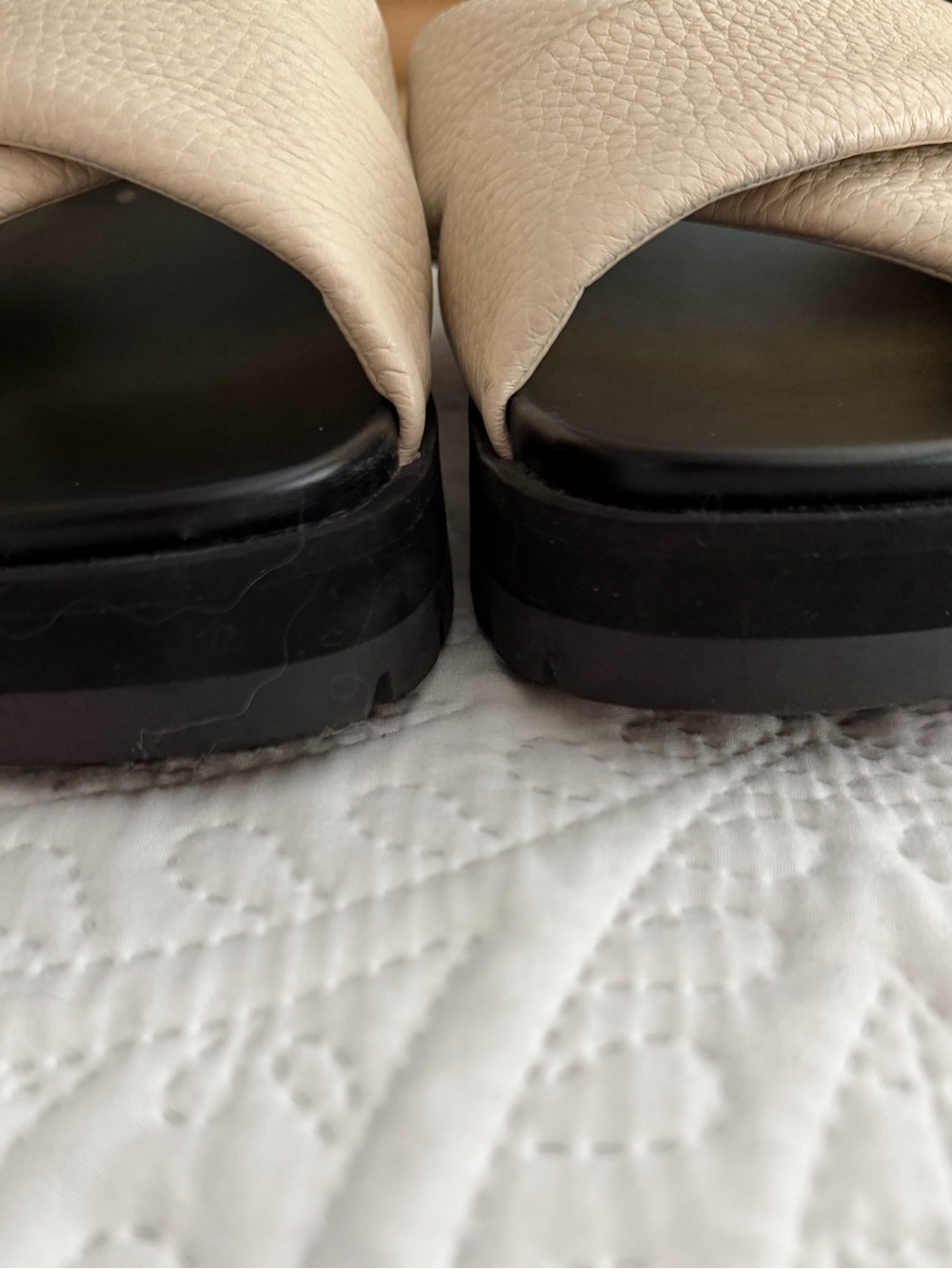 Vionic Cream Cross‑Strap Slide Sandals - Picture 4 of 4